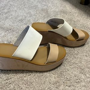Chinese laundry Tan wedges size 7.5